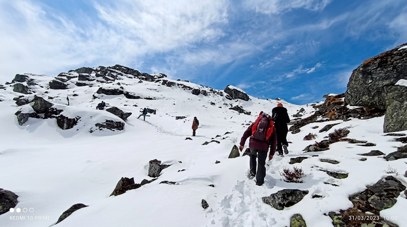 Trek Dudhkunda via Pikey Peak — illustration