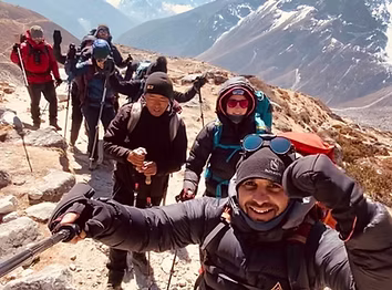 Trek camp de base Everest — illustration